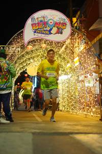 BIB: 0400, 60010
                            <button type="button" onclick="openModal(21831953)" class="btn btn-primary btn-sm float-right btn-popup" data-toggle="modal" data-target=".modal-high-quality">
                        <i class="fas fa-shopping-cart"></i> Add to Cart
                    </button>
                                            <button type="button" onclick="isThisMe(21831953, true)" class="btn btn-success btn-sm float-right btn-popup btn-isme hidden" data-toggle="tooltip" data-placement="bottom" title="นี่คือรูปของคุณใช่ไหม คลิกที่นี่เพื่อเอาเข้าอัลบั้ม">
                        <i class="fas fa-plus"></i> Add to album
                    </button>
                    <button type="button" onclick="isThisMe(21831953, false)" class="btn btn-warning btn-sm float-right btn-popup btn-isnotme hidden">
                        <i class="fas fa-ban"></i> Remove from album
                    </button>